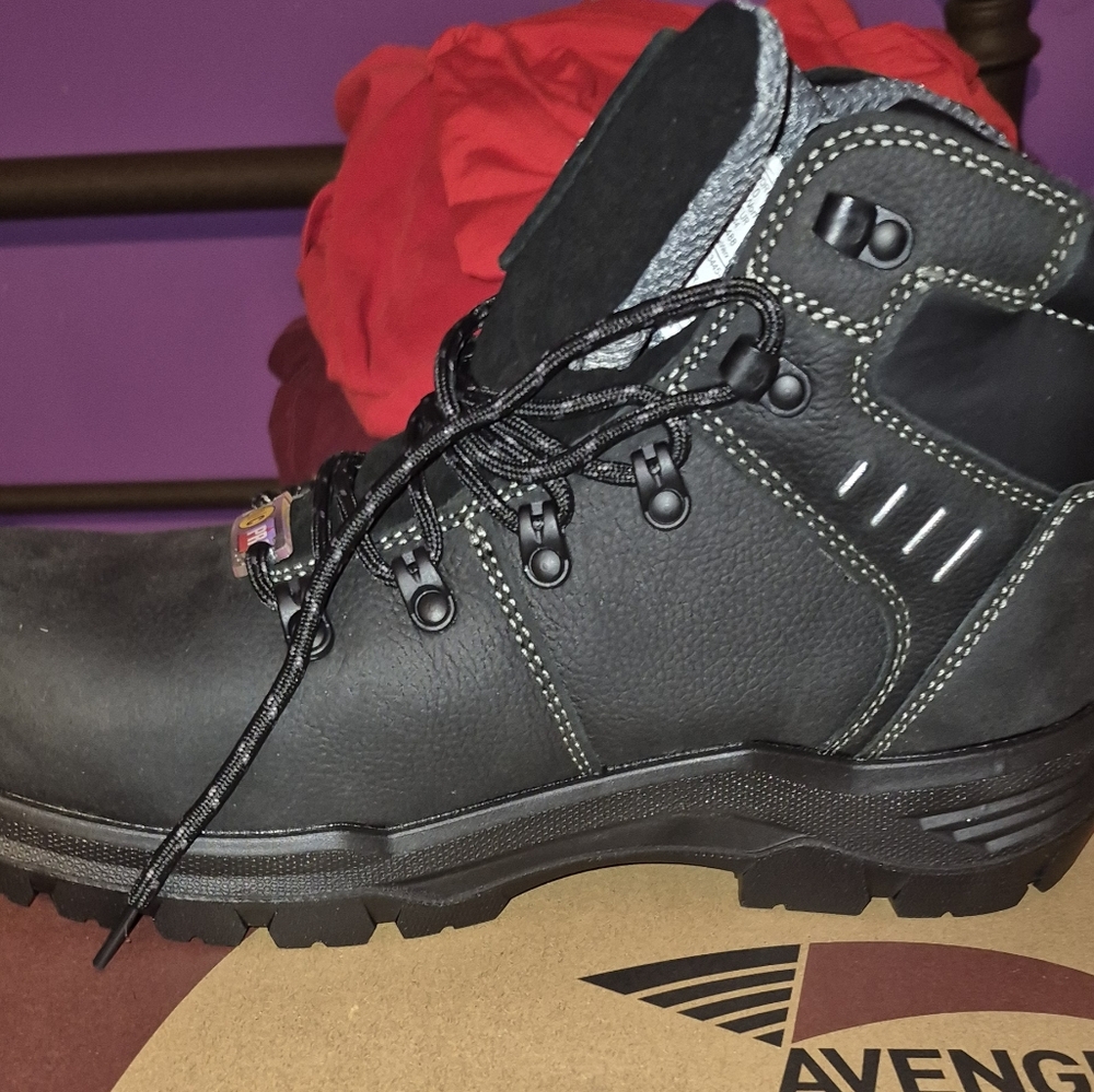 Avenger Black Work Boots for Men